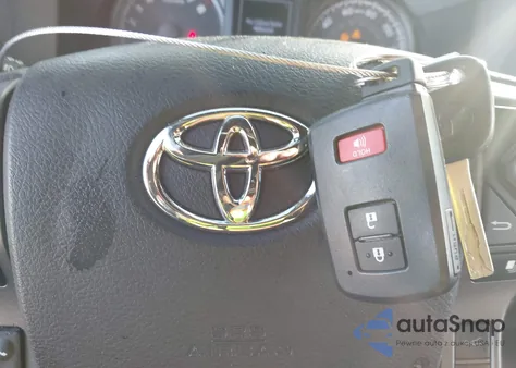 2022 Toyota Tacoma Trd Off Road z USA, uszkodzony, nr VIN 3TMDZ5BN3NM125687